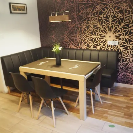 Komfortowy Apartament Z Bezposrednim Wyjsciem Na Ogrod *