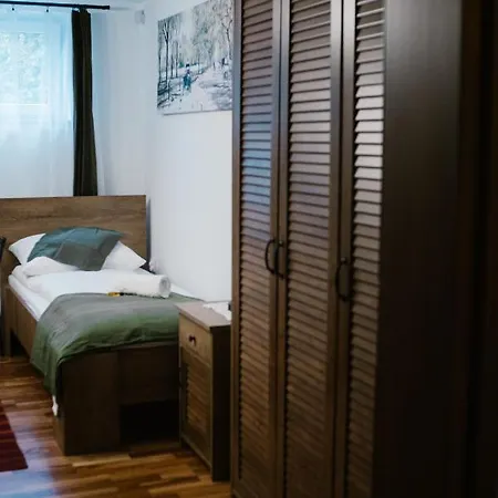 Komfortowy Apartament Z Bezposrednim Wyjsciem Na Ogrod *